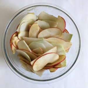 Салат из кольраби и яблока